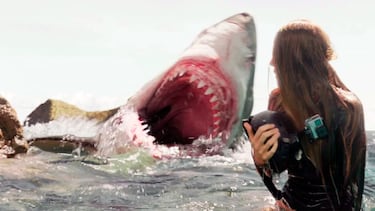 Blake Lively contra un tiburón asesino en este reivindicable thriller dirigido por un catalán