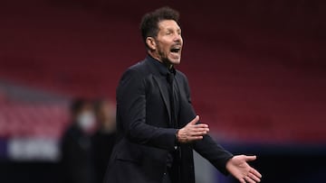 LaLiga leaders Atlético Madrid play Osasuna on Sunday, with Real Madrid just two points behind them. Coach Simeone discusses the role of striker Suárez.
