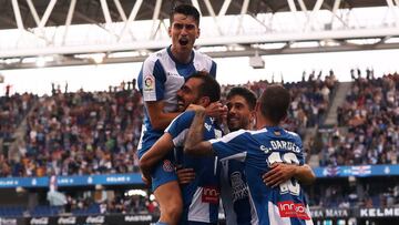 Del 32 al 71, el Espanyol dominó la posesión con tramos del 67% y realizó 19 remates a portería, uno cada dos minutos: hasta ocho jugadores lanzaron.