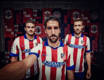 García fue elegido tercer capitán del Atlético de Madrid junto a Gabi y Tiago. Renovó hasta 2018. Se olvidaba de sus orígenes como mediocentro y pasaba a la punta. Perdieron la Supercopa de España ante el Barcelona por el valor doble del gol a domicilio. El 9 de abril de 2014 entró en la historia del club colchonero al convertirse, en el partido ante el Barcelona de Champions, en el jugador atlético que más veces ha vestido la equipación rojiblanca en la Copa de Europa superando a Luis Aragonés. Llegaron a semifinales 40 años después. Al fin se llevó la Liga, en una pelea contra el Barça hasta la última jornada. Y fue titular en la final de Champions ante el Real Madrid. Desfiló en el minuto 66. Simeone, varios años más tarde, reconoció que se arrepintió de haberle sustituido, porque podía haber contribuido a evitar el famoso gol de Sergio Ramos en el descuento. Otro grave error fue forzar con el lesionado Diego Costa, que duró un suspiro en el campo. Un curso en el que se fue a los 17 tantos.