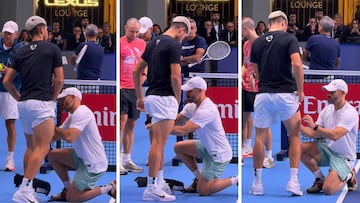 Carlos Alcaraz, con su fisioterapeuta, Alberto Lledó, en Turín.