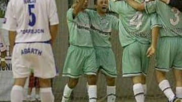 Schumacher deja al Boomerang como líder en solitario