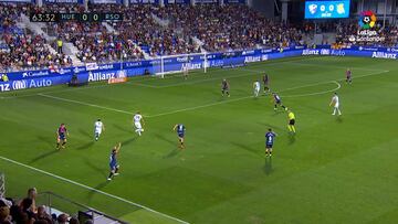 Gran recuperación y asistencia de Theo en el gol de Mikel Merino