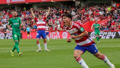 GRANADA, 28/04/2024.-El centrocampista uruguayo del Granada Facundo Pellistri celebra su gol contra Osasuna, durante el partido de la jornada 33 de LaLiga EA Sports que enfrenta al Granada CF con el Osasuna en el Nuevo estadio Los Cármenes de Granada.- EFE/ Pepe Torres
