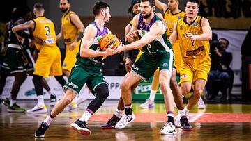 El Unicaja somete al AEK y se hace más grande en la Champions