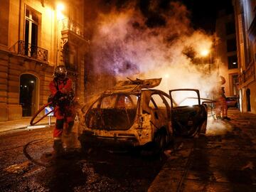 Tras la derrota del Paris Saint-Germain en la final de la Champions League 2020 algunos aficionados del conjunto parisino salieron a las calles de la capital francesa para provocar numerosos disturbios. Los alrededores del Parque de los Príncipes se convirtió en una batalla campal con entre las autoridades y los ultras del PSG. 



