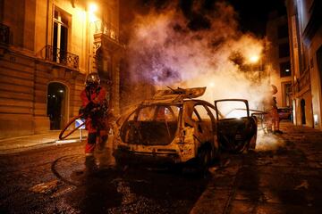 Tras la derrota del Paris Saint-Germain en la final de la Champions League 2020 algunos aficionados del conjunto parisino salieron a las calles de la capital francesa para provocar numerosos disturbios. Los alrededores del Parque de los Príncipes se convirtió en una batalla campal con entre las autoridades y los ultras del PSG. 



