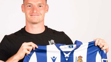 10/01/25 REAL SOCIEDAD SERGIO GOMEZ ENTREVISTA CAMISETA