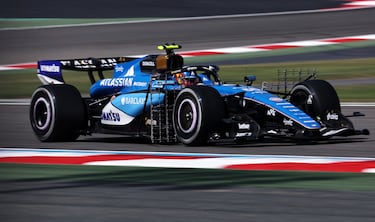 Carlos Sainz Jr. de Williams durante las pruebas de pretemporada en el Circuito Internacional de Baréin.