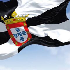 Un estadounidense se pone a puntuar las banderas de España y estalla la polémica: “Es un 10 de 10”