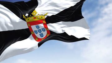 Un estadounidense se pone a puntuar las banderas de España y estalla la polémica: “Es un 10 de 10”