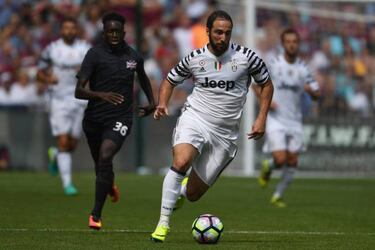 Juventus put heavy Higuaín on weight-loss diet