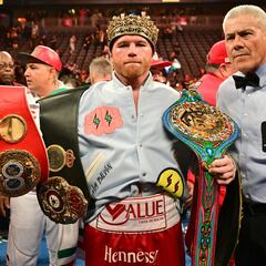 What team does Mexican boxer Canelo Álvarez support in the Liga MX final?