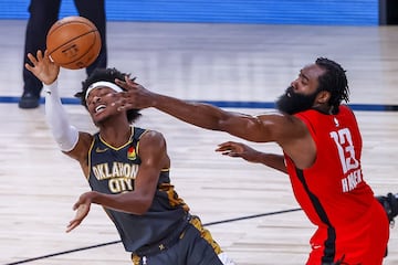 La NBA está en su etapa más emocionante con los playoffs y en septiembre habrán gran actividad en las duelas. Del 31 de agosto al 13 de septiembre se están celebrando las semifinales de conferencia, del 15 al 28 se llevarán a cabo las finales de conferencia y el día 30 iniciarán las finales de la NBA.
Los clasificados a las semifinales de la conferencia este son: Milwaukee, Miami, Boston y Toronto. Mientras que en el oeste los Lakers y Clippers esperan rivales.
