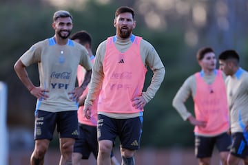 Lionel Messi trains with Argentina squad.