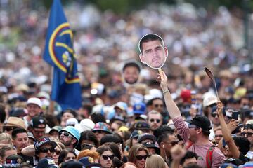 Seguidores con caras de cart¨®n de Nikola Jokic.