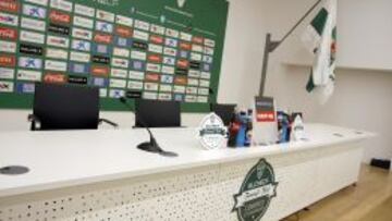 La plantilla del Elche se planta como medida de protesta