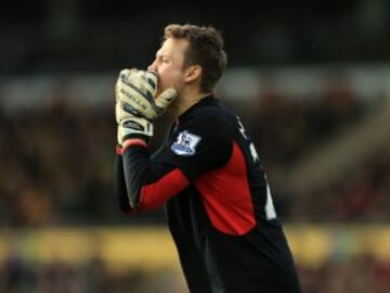 NORWICH, ENGLAND - JANUARY 23:  Simon Mignolet of Liverpool during the Barclays Premier League match between Norwich City and Liverpool at Carrow Road stadium on January 23, 2016 in Norwich, England. (Photo by Stephen Pond/Getty Images) *** Local Caption 