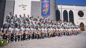 América se toma la foto oficial del Clausura 2023 con castillo de fondo