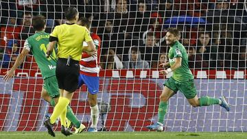 Portu asalta Los Cármenes y coloca a la Real colíder