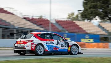 Alba Cano durante la carrera de TCR en Montmeló.