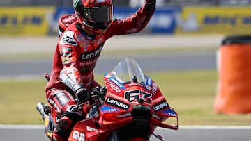 Ducati Lenovo Team rider Francesco Bagnaia of Italy waves to fans during the MotoGP class practice session of the Japanese MotoGP Grand Prix at Mobility Resort Motegi in Motegi, Tochigi prefecture on September 27, 2025. (Photo by Toshifumi KITAMURA / AFP)