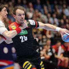 Los Hispanos vuelven loca de remate a una Alemania gris