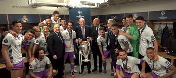 S.M. Rey Juan Carlos con la plantilla del Real Madrid, Florentino Pérez y Zinedine Zidane.