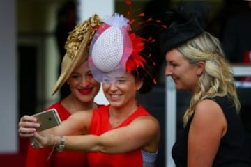 Glamour y sombreros imposibles en Ascot