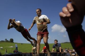 Barro y obstáculos en la Tough Mudder