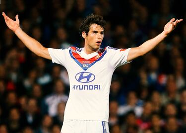 Fichó por el Milan procedente del Rennes. Apodado el 'Petit o Zizou' al inicio de su carrera pero a pesar de ello nunca llegó a parecerse a la leyenda francesa. Ha jugado con la absoluta y sonado como posible fichaje de grandes clubes como el Atlético de Madrid. Pero la presión mediática generada alrededor de él desde el inicio de su carrera por la gran esperanza depositada en sus espaldas fue clave para que nunca llegará al nivel esperado. Se retiró en 2019 tras jugar una última temporada en el Dijon.