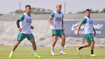 Jugadores de León durante un entrenamiento