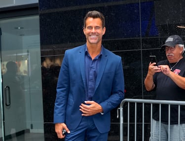 "Estamos a salvo, pero esto es lo que queda de nuestra hermosa casa. Nuestra casa donde nuestros hijos crecieron y donde querían criar a los suyos algún día".