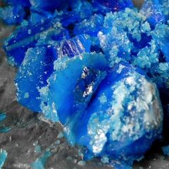 Para qué sirve el oro azul y cuánto cuesta el material del que Chile podría ser el segundo productor a nivel mundial