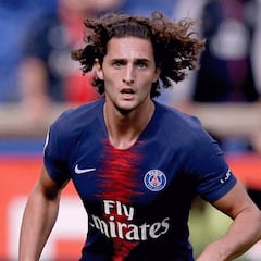 La madre y agente de Rabiot carga contra Al Khelaifi