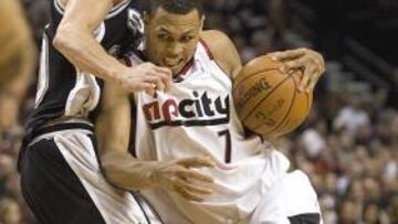 Brandon Roy aportó 24 puntos y cinco rebotes para el triunfo de los Trail Blazers sobre los Spurs de San Antonio.