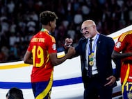 Lamine Yamal y Luis de la Fuente.