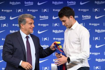 Joan Laporta y Èric García durante la presentación.