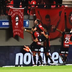 Una noche inolvidable para el club sensación del fútbol chileno: ¡empate agónico ante el nuevo ‘millonario’ del país!