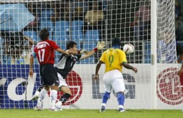 A lo anterior, se le suma la estrepitosa caída en cuartos de final ante Brasil por 6-1. Esta es una de las peores derrotas de Chile en Copa América.
