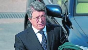 <b>CONTENTO. </b>El presidente del Atlético ve al equipo en buenas manos.