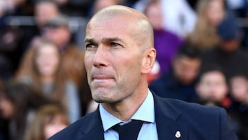 VALENCIA, SPAIN - JANUARY 27: Zinedine Zidane, Manager of Real Madrid looks on ahead of the La Liga match between Valencia and Real Madrid at Estadio Mestalla on January 27, 2018 in Valencia, Spain. (Photo by David Ramos/Getty Images)