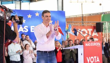 El secretario general del PSOE y presidente del Gobierno, Pedro Sánchez, participa en un acto de campaña, en el Pabellón de las Naciones de la Feria Internacional de Muestras de Asturias FIDMA, a 3 de junio de 2024, en Gijón, Asturias (España). Sánchez se ha desplazado a Gijón como parte de los actos de campaña del PSOE de cara a las próximas elecciones del 9 de junio.