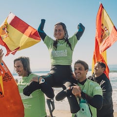 Sarah Almagro, campeona del mundo de parasurfing