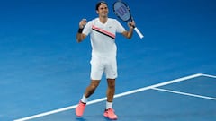 Roger Federer celebra su victoria en la final del Abierto de Australia ante el croata Marin Cilic.