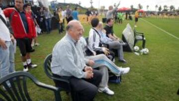 El seleccionador, durante el torneo alevín de Arona.