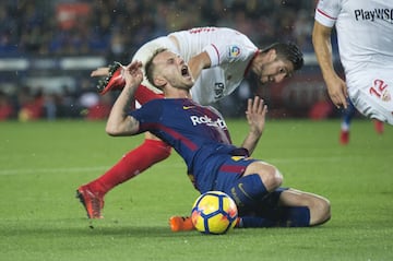 Rakitic y Escudero.