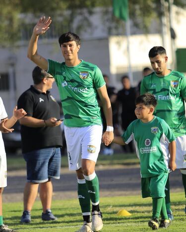 El goleador argentino de Segunda que fue pintor y albañil: “Pasé varias noches pensando en las deudas; hoy vivo un sueño”