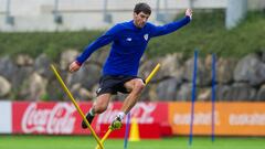 Mikel San Jos&eacute; espera su turno.