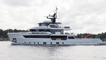 Yate Icemen navegando